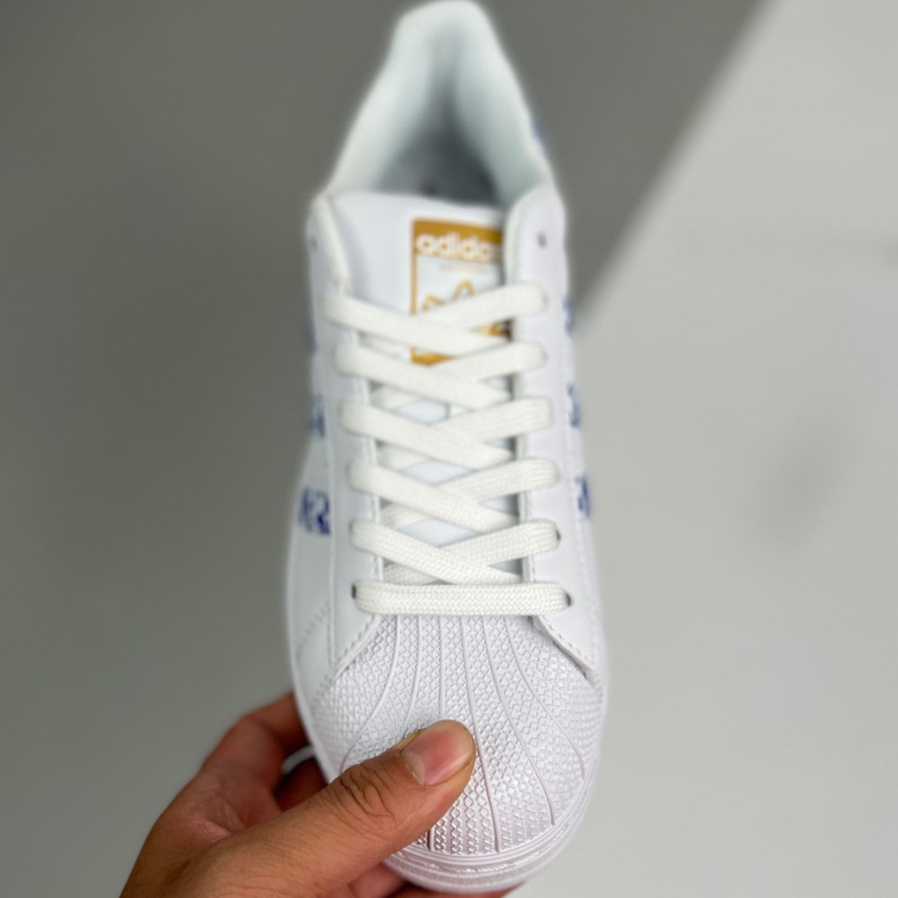 Adidas Originals  Superstar  | Cloud White/Blue/Gold Metallic 5XHLY95