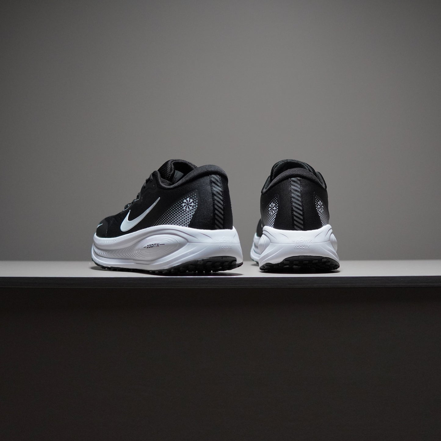 Nike Air Zoom Vomero 18X | NAV18X400301