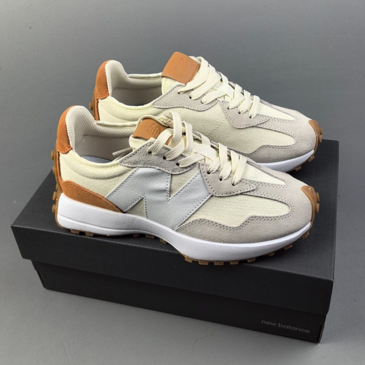 New Balance 327 | ORANGE BEIGE HL11100530