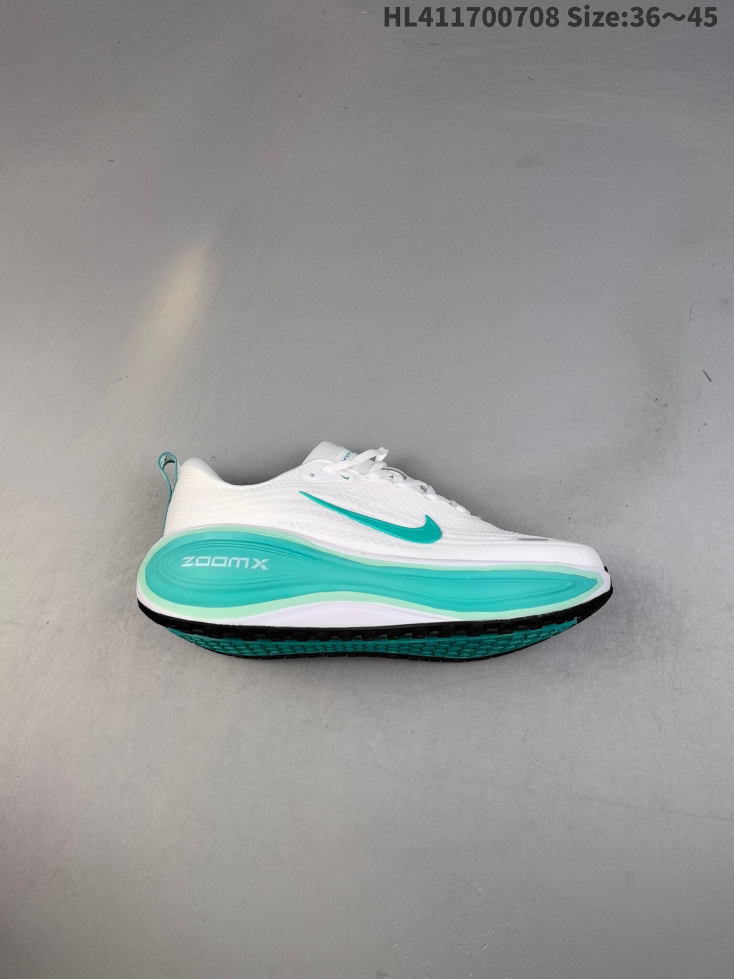 Nike Vomero Plus | NV18P400301