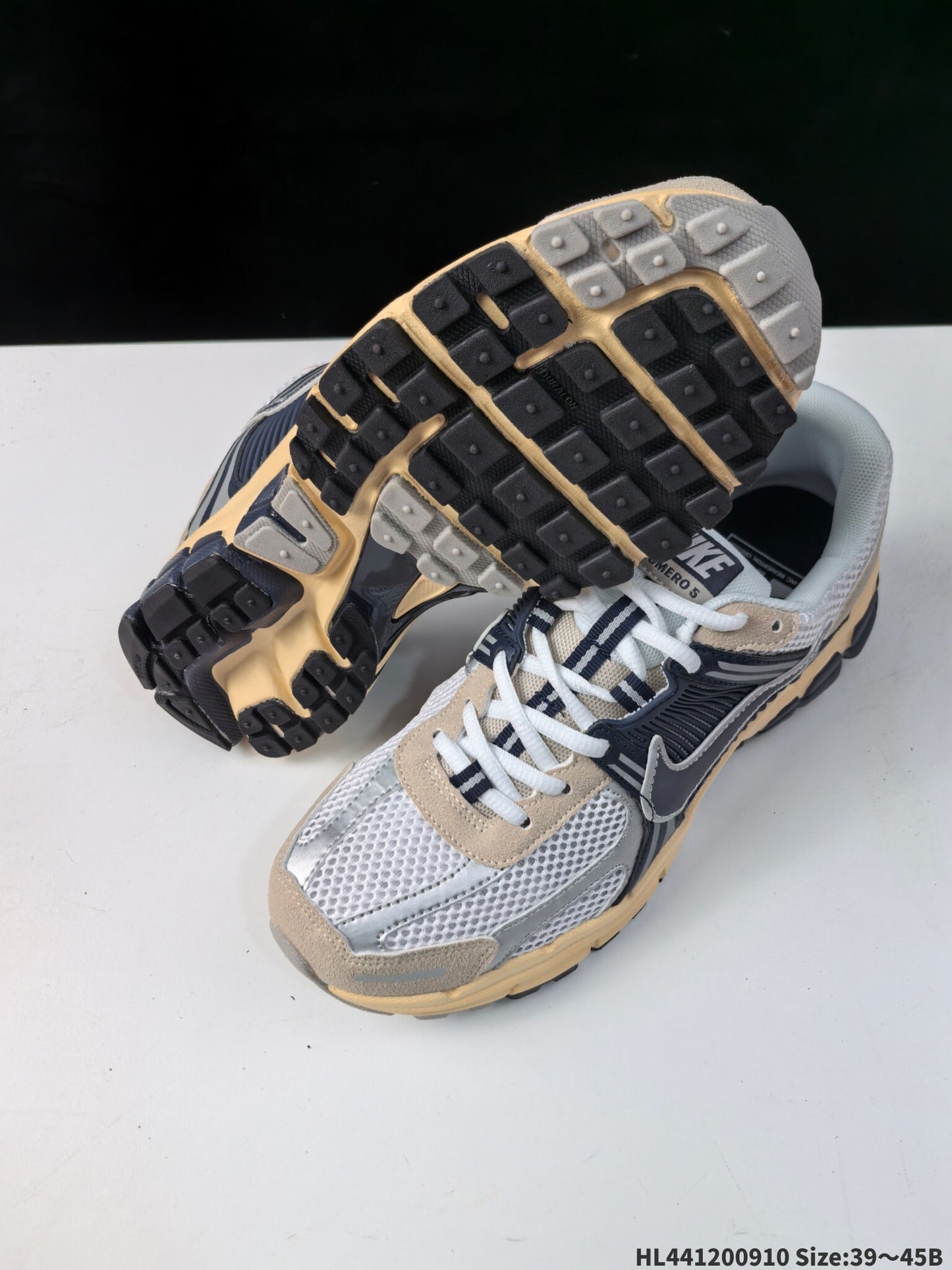 Nike Zoom Vomero 5 | NZV518P400301