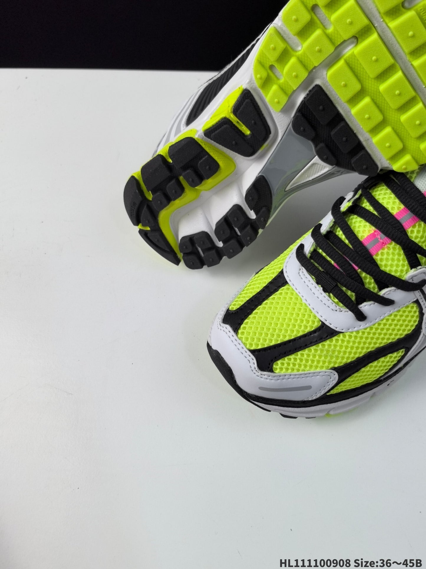 Nike Zoom Vomero 5 | NZV518P400302