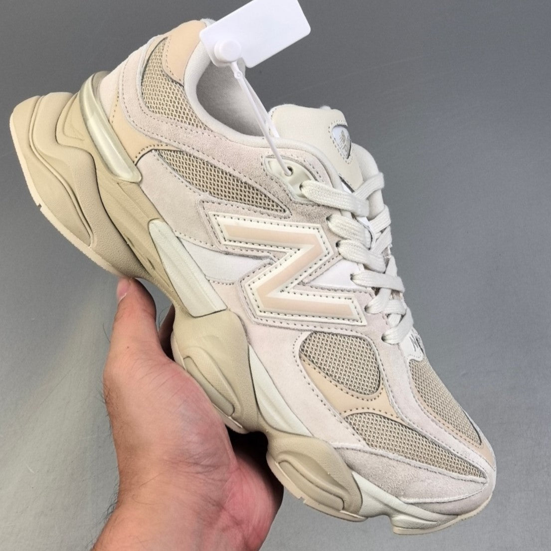 New Balance 9060 | Beige HL031801104