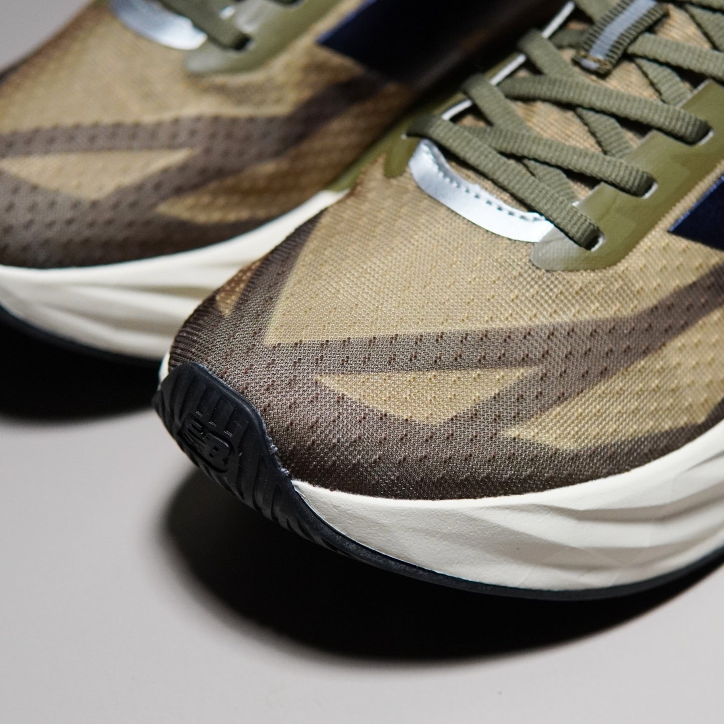 New Balance FuelCell Rebel v5 | NB080023FR08