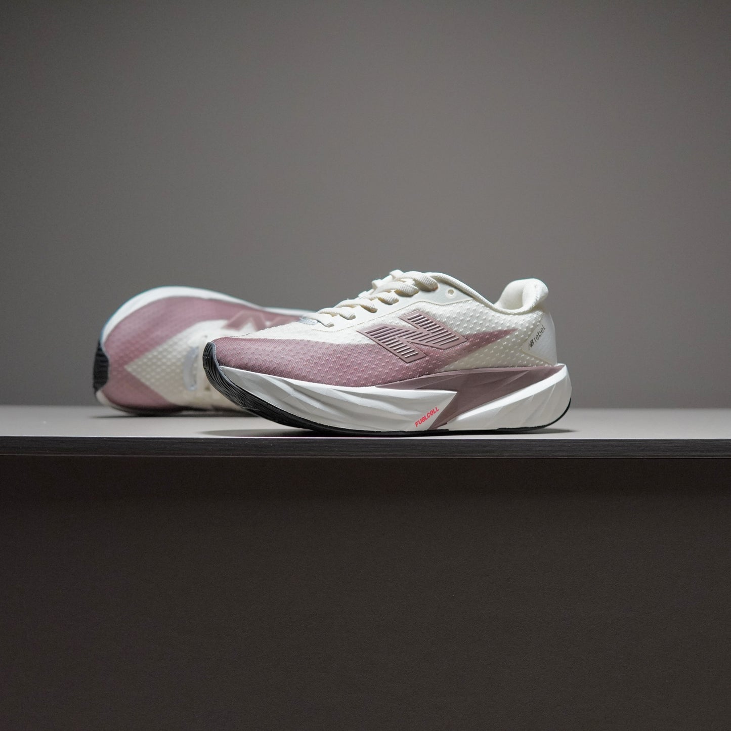 New Balance FuelCell Rebel v5 | NB080023FR02