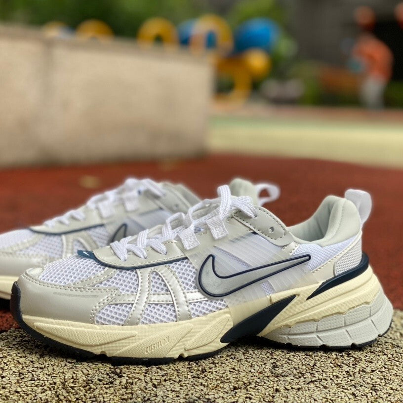 Nike V2K Run | FD0736-102