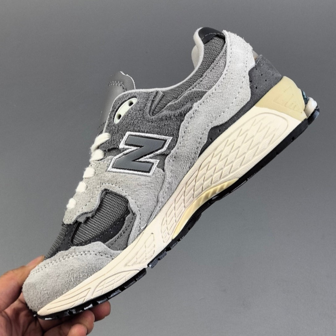 New Balance 2002R | Rain Cloud Protection Pack HL441300601