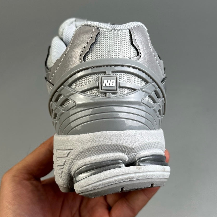 New Balance 1906R | Silver Metallic Protection Pack HL141500505