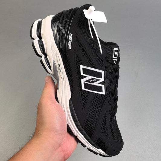 New Balance 1906R | Black & White HL031700823