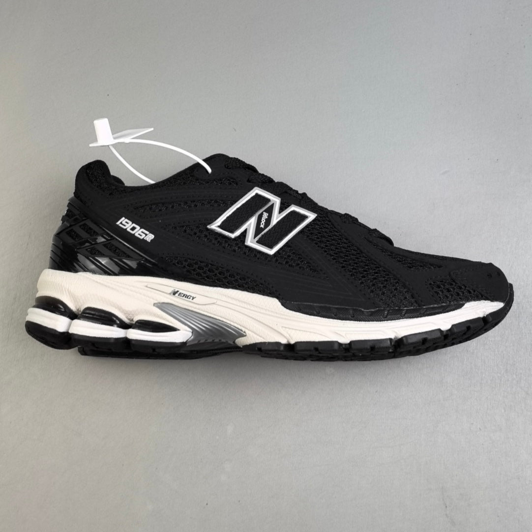 New Balance 1906R | Black & White HL031700823