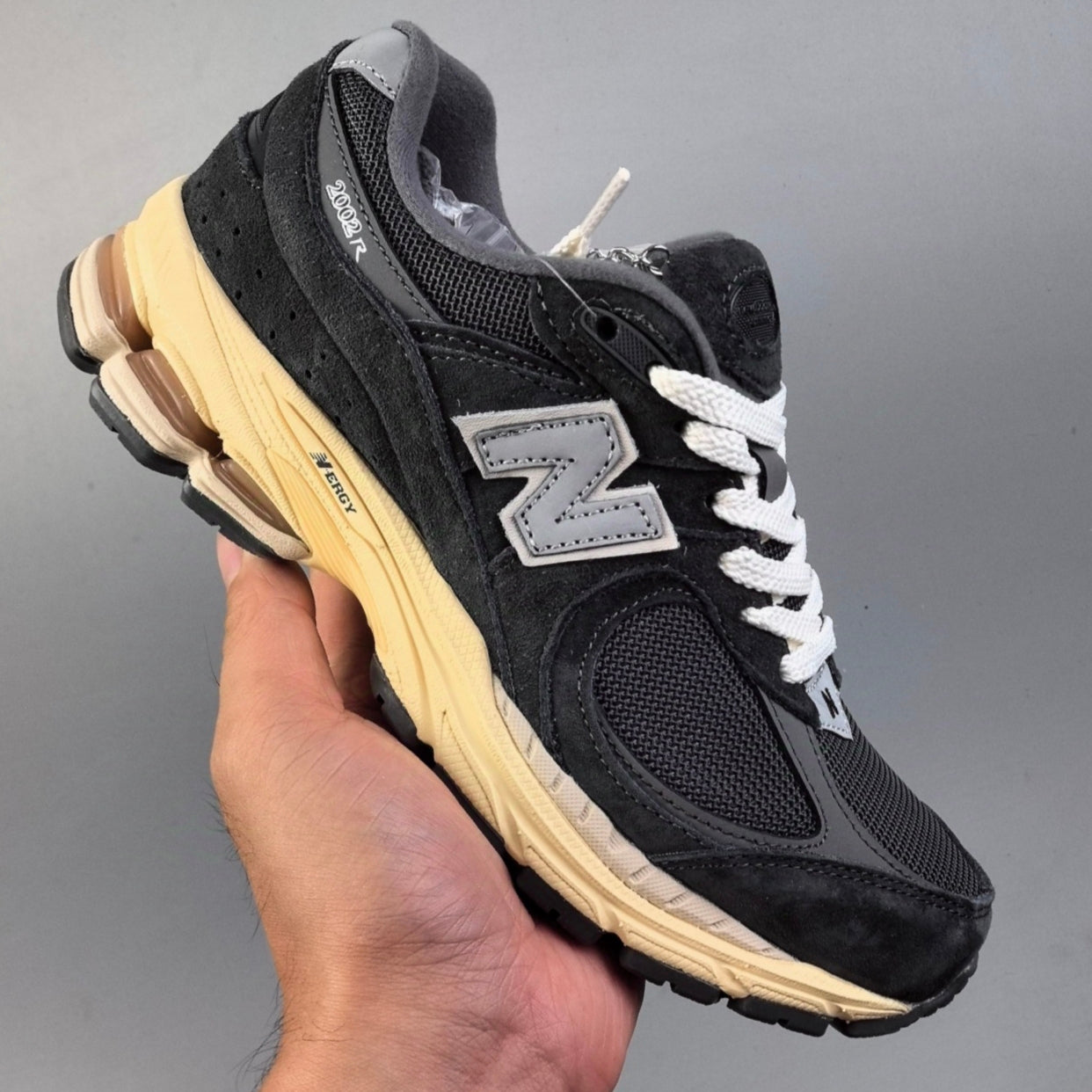 New Balance 2002R | Black/Grey/Yellow HL091500528