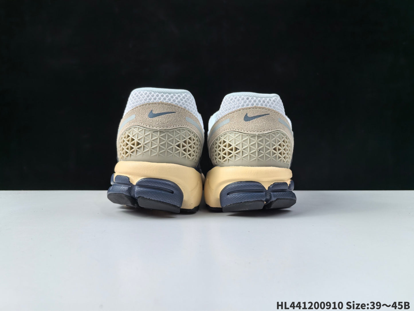 Nike Zoom Vomero 5 | NZV518P400301