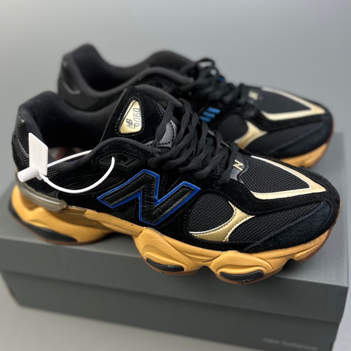 New Balance 9060 | Black Royal Gum HL111800121