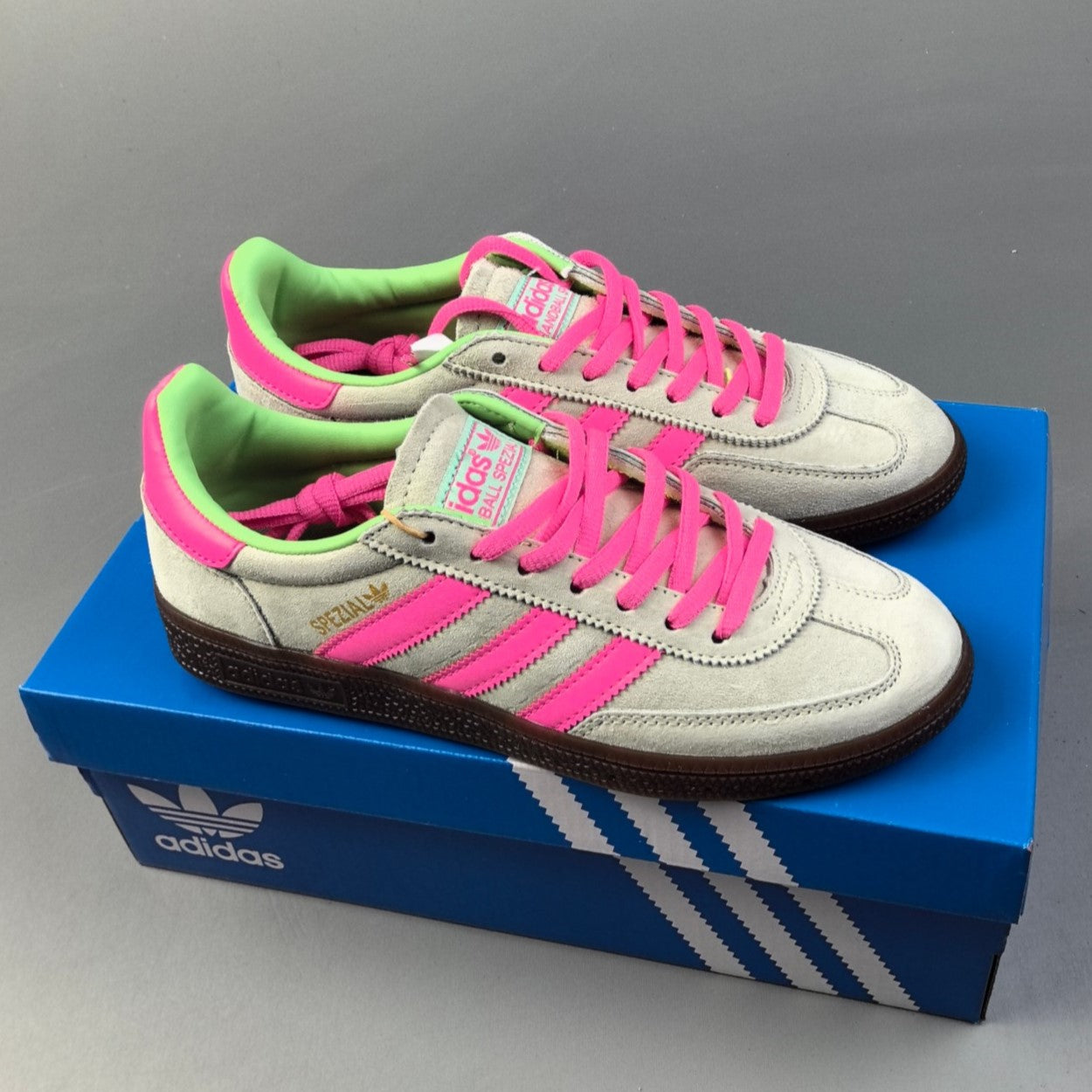 Adidas SAMBA |  Handball Spezial Semi Green Spark Lucid Pink HL261200524