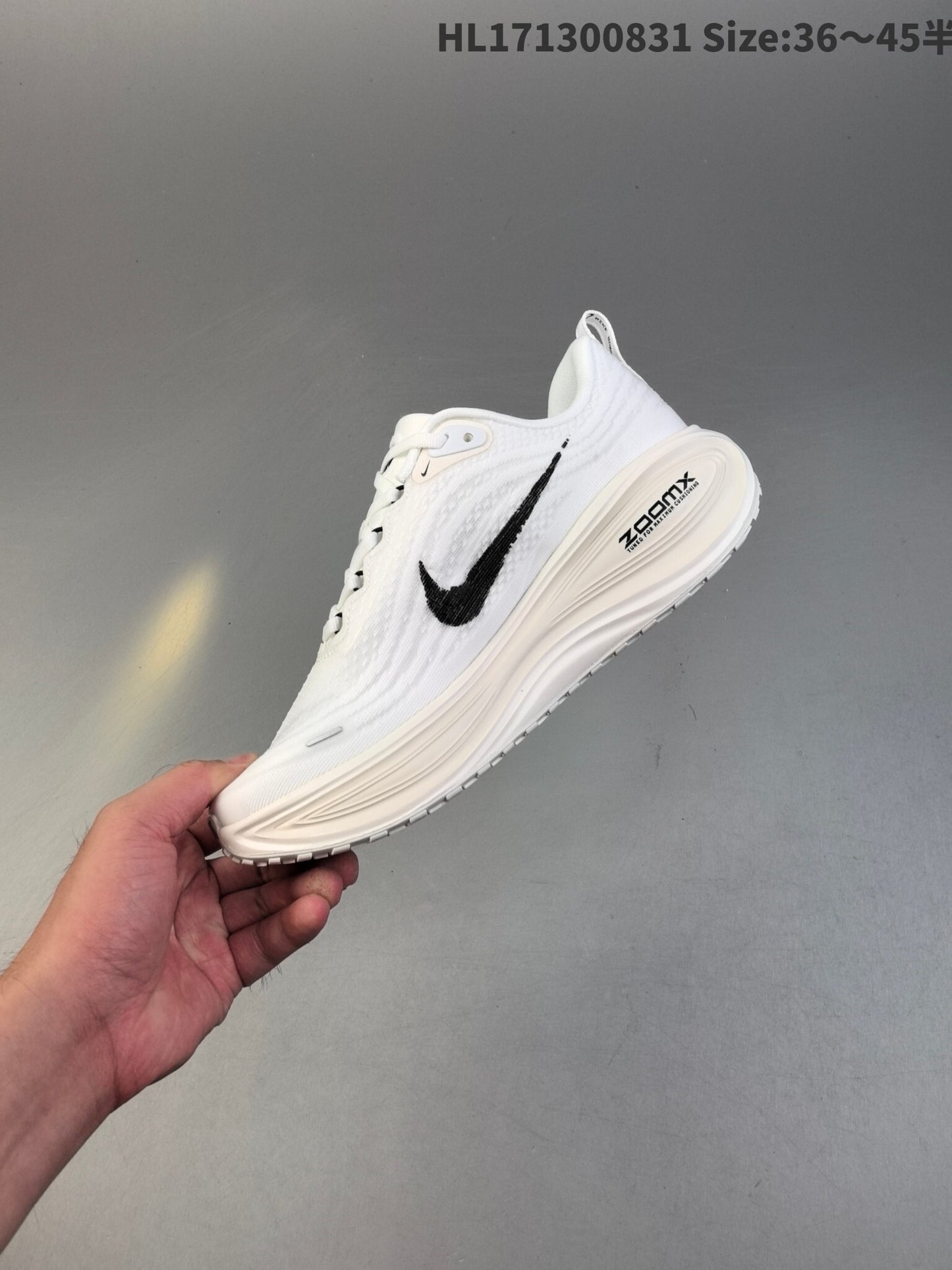 Nike Vomero Plus | NV18P400304