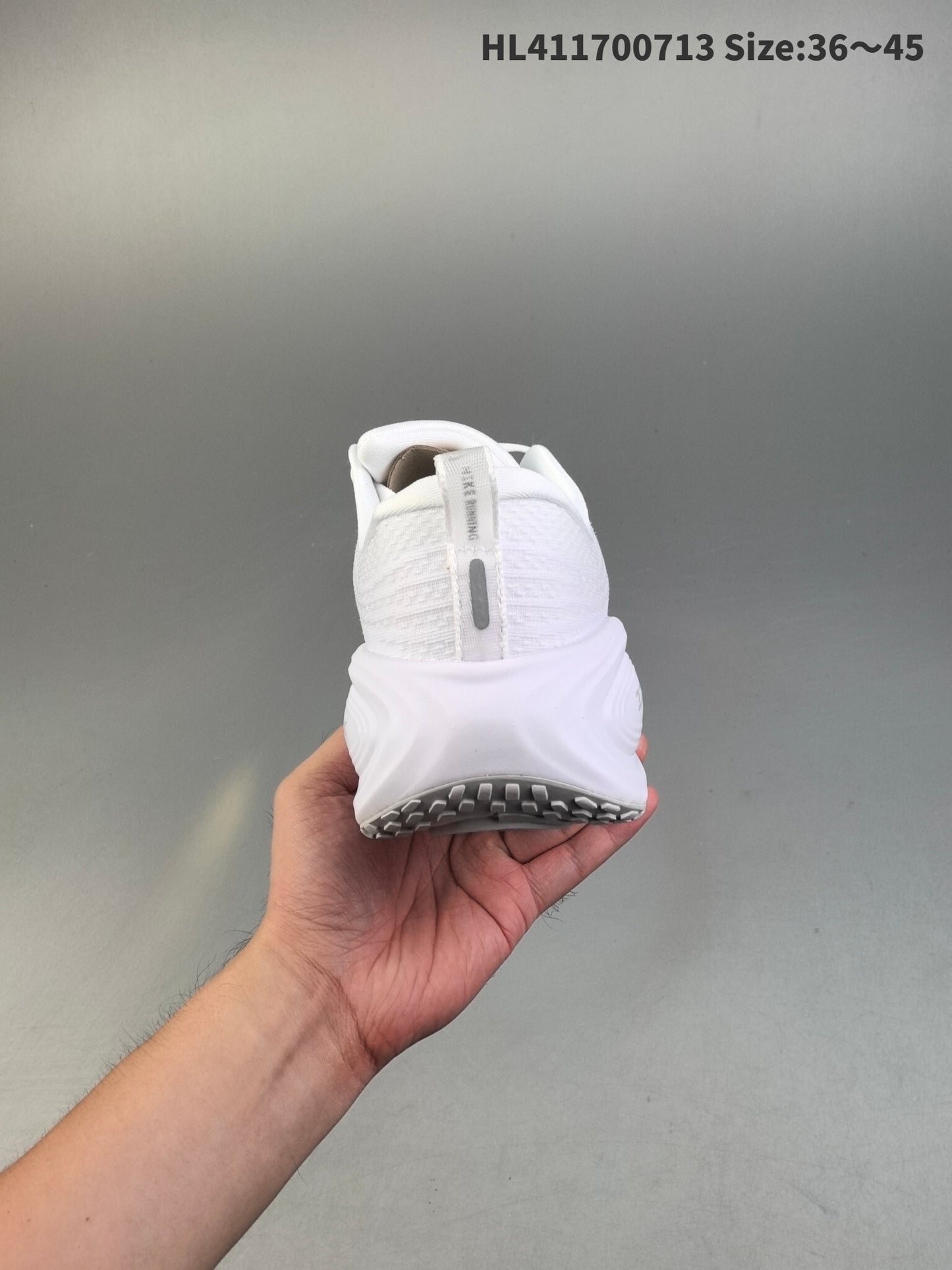 Nike Vomero Plus | NV18P400313