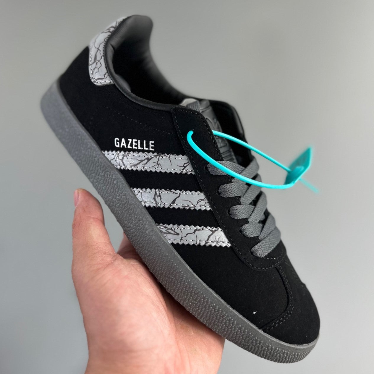 Adidas GAZELLE INDOOR │Black/Silver Metallic-Grey HL421000604