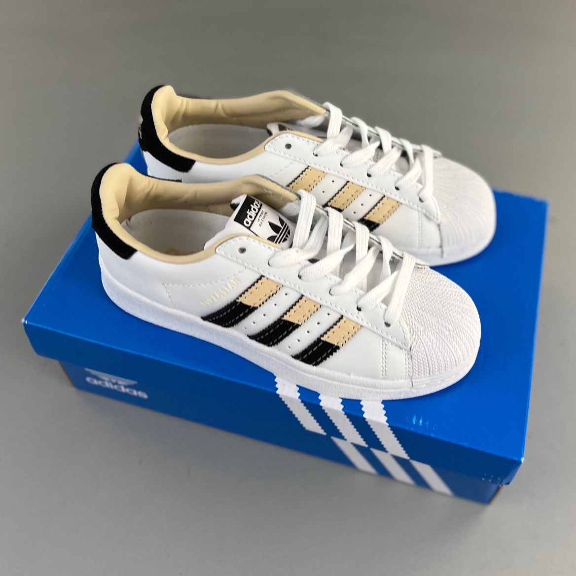 Adidas Originals  Superstar  | White/Black  HL051050811