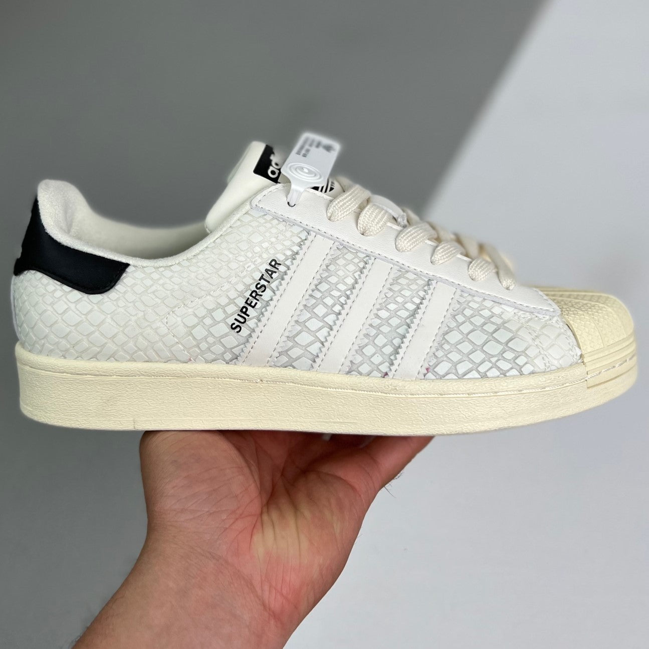 Adidas Originals  Superstar Atmos  | Beige Sneakers Low 04HHLM12