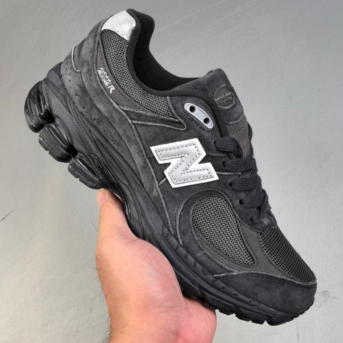 New Balance 2002R   │Black/Grey HL071300916