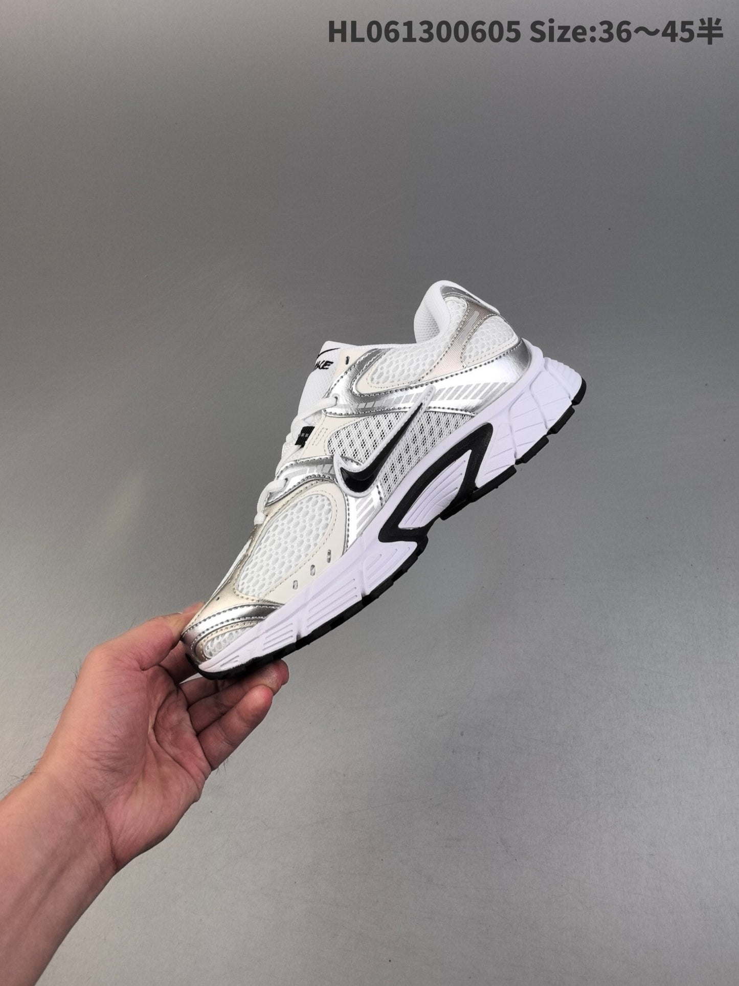 Nike V5 RNR | V5RNR18P400305