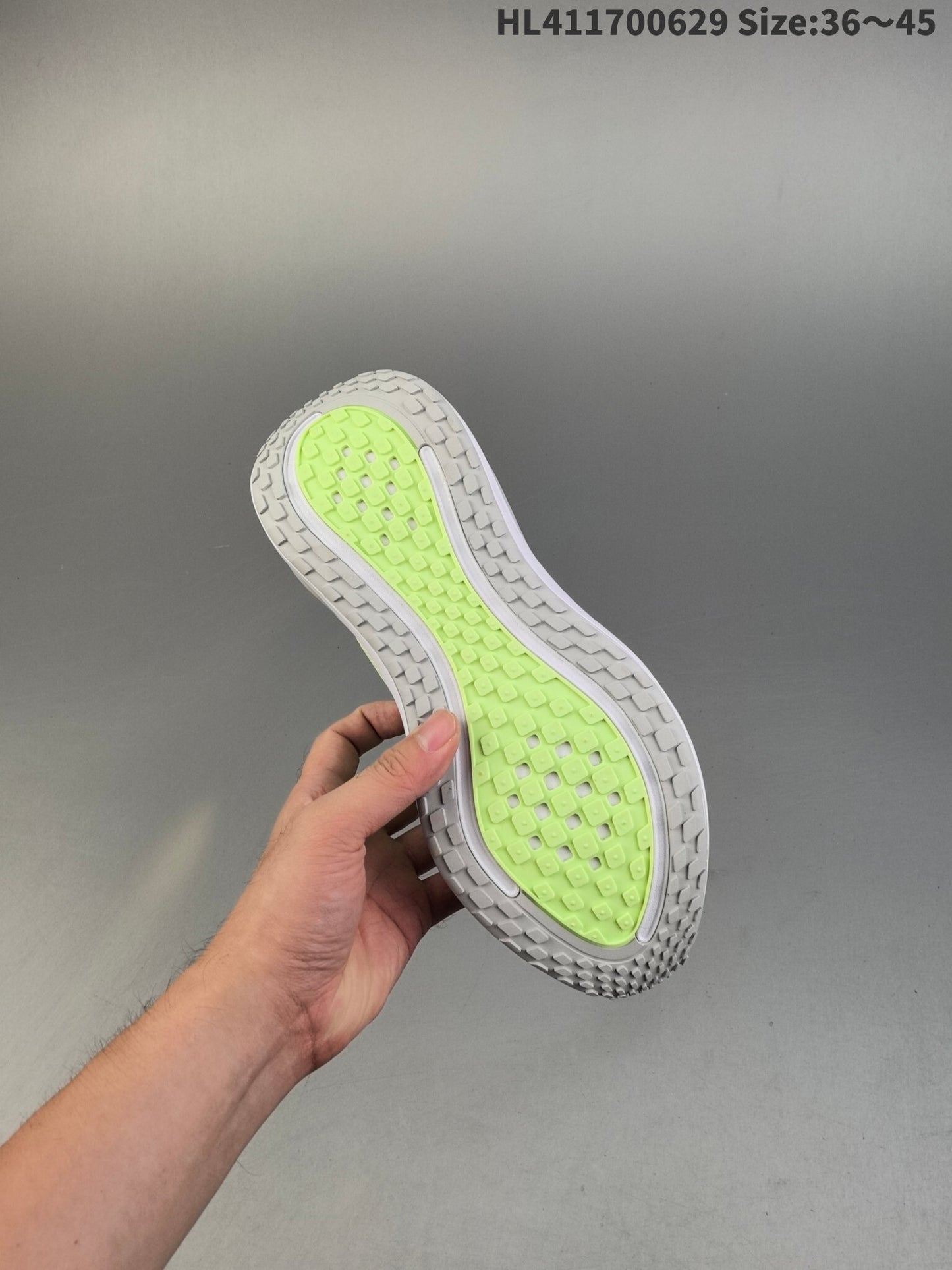 Nike Vomero Plus | NV18P400311