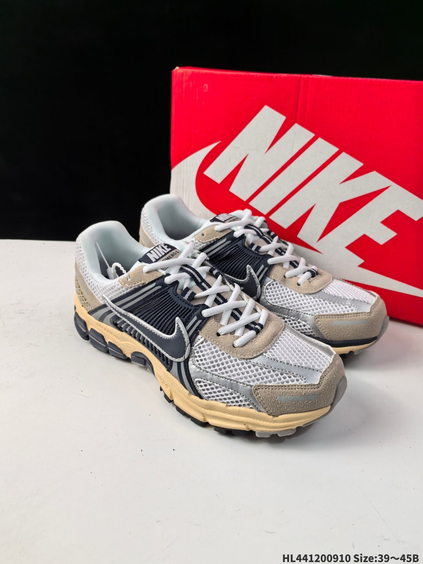 Nike Zoom Vomero 5 | NZV518P400301