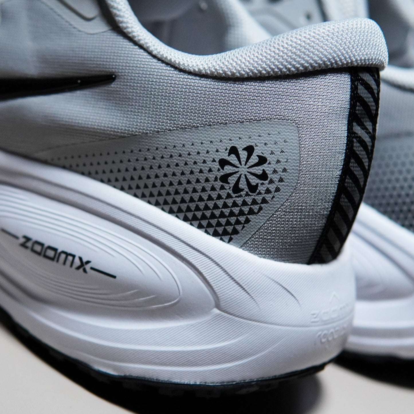 Nike Air Zoom Vomero 18X | NAV18X400305