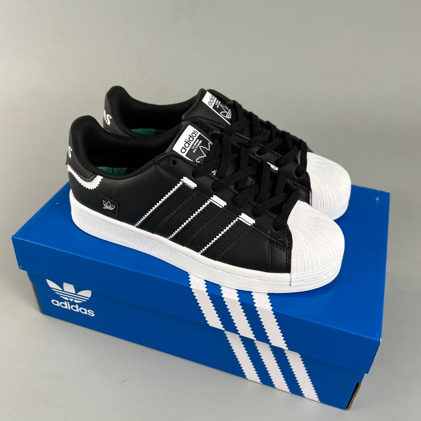 Adidas Originals  Superstar  | Black/White 50HHLP121210