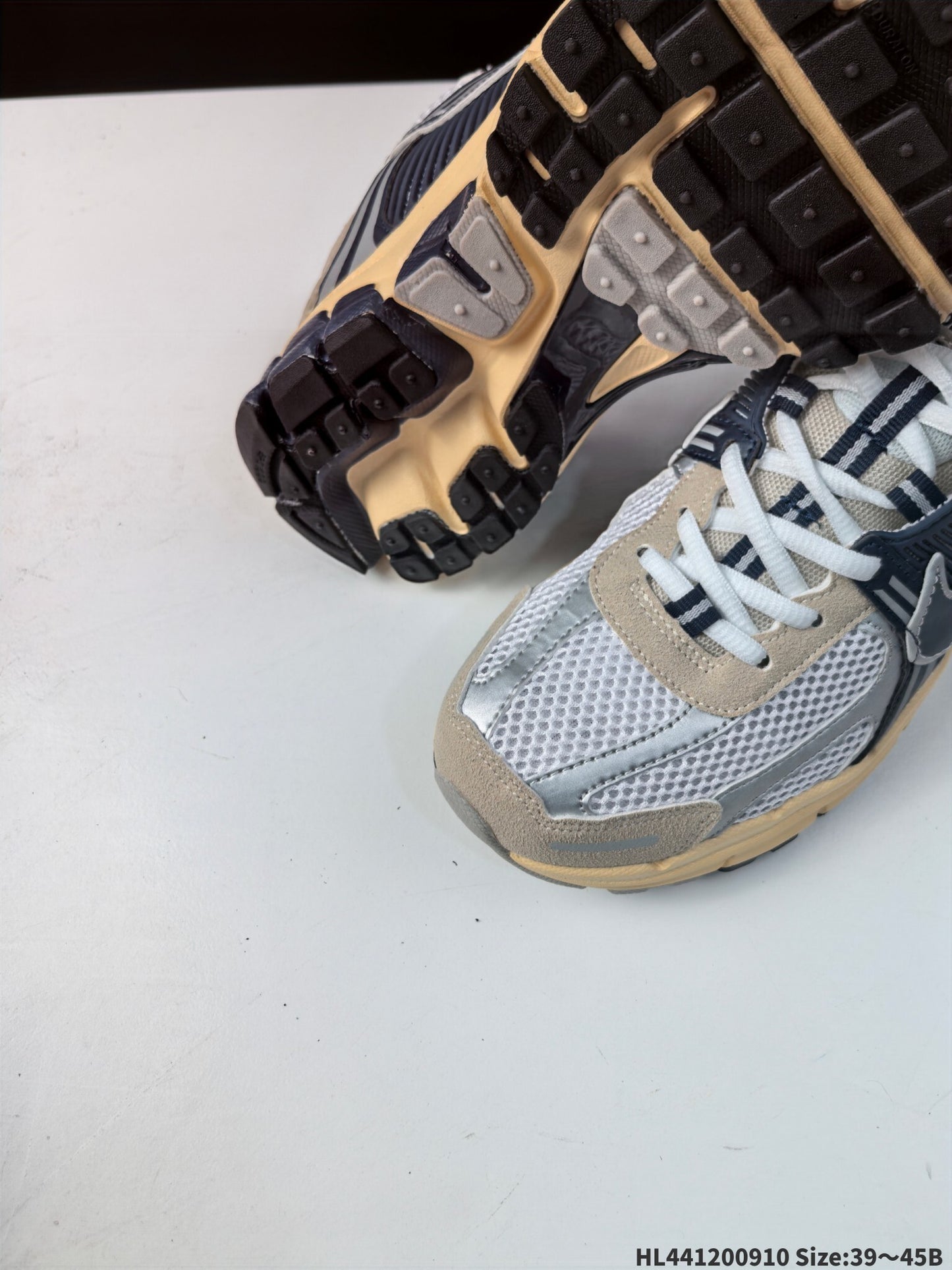 Nike Zoom Vomero 5 | NZV518P400301