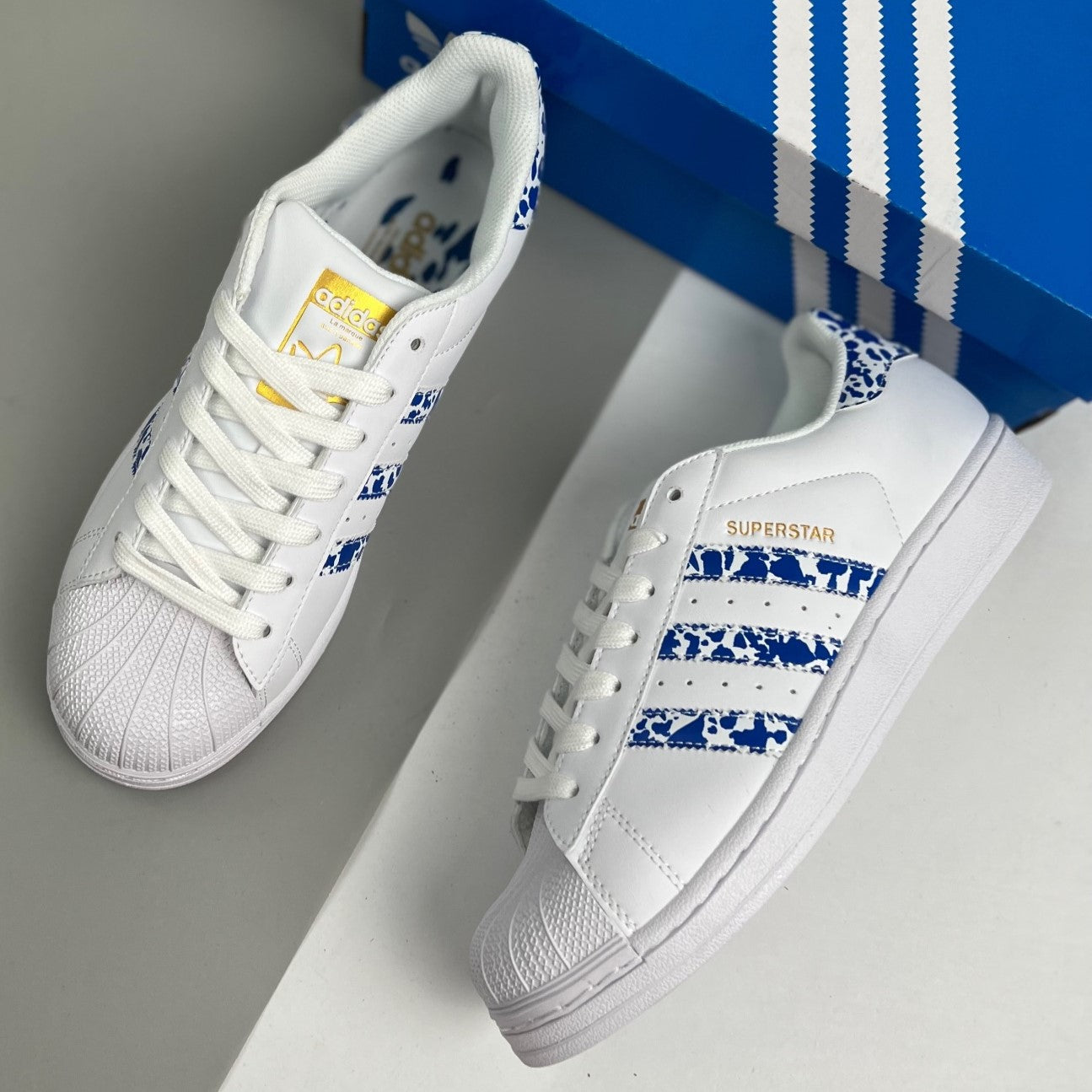 Adidas Originals  Superstar  | Cloud White/Blue/Gold Metallic 5XHLY95