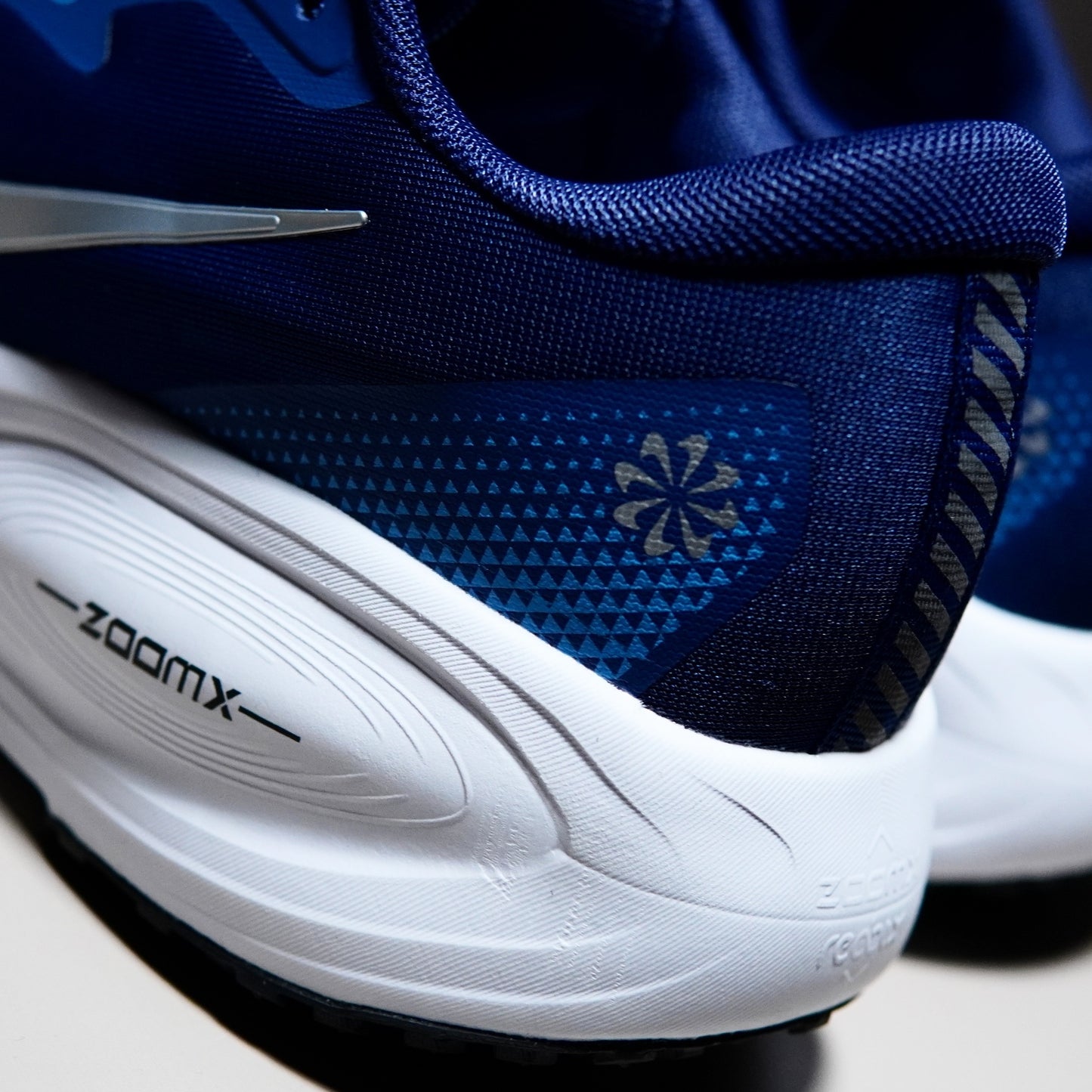 Nike Air Zoom Vomero 18X | NAV18X400308