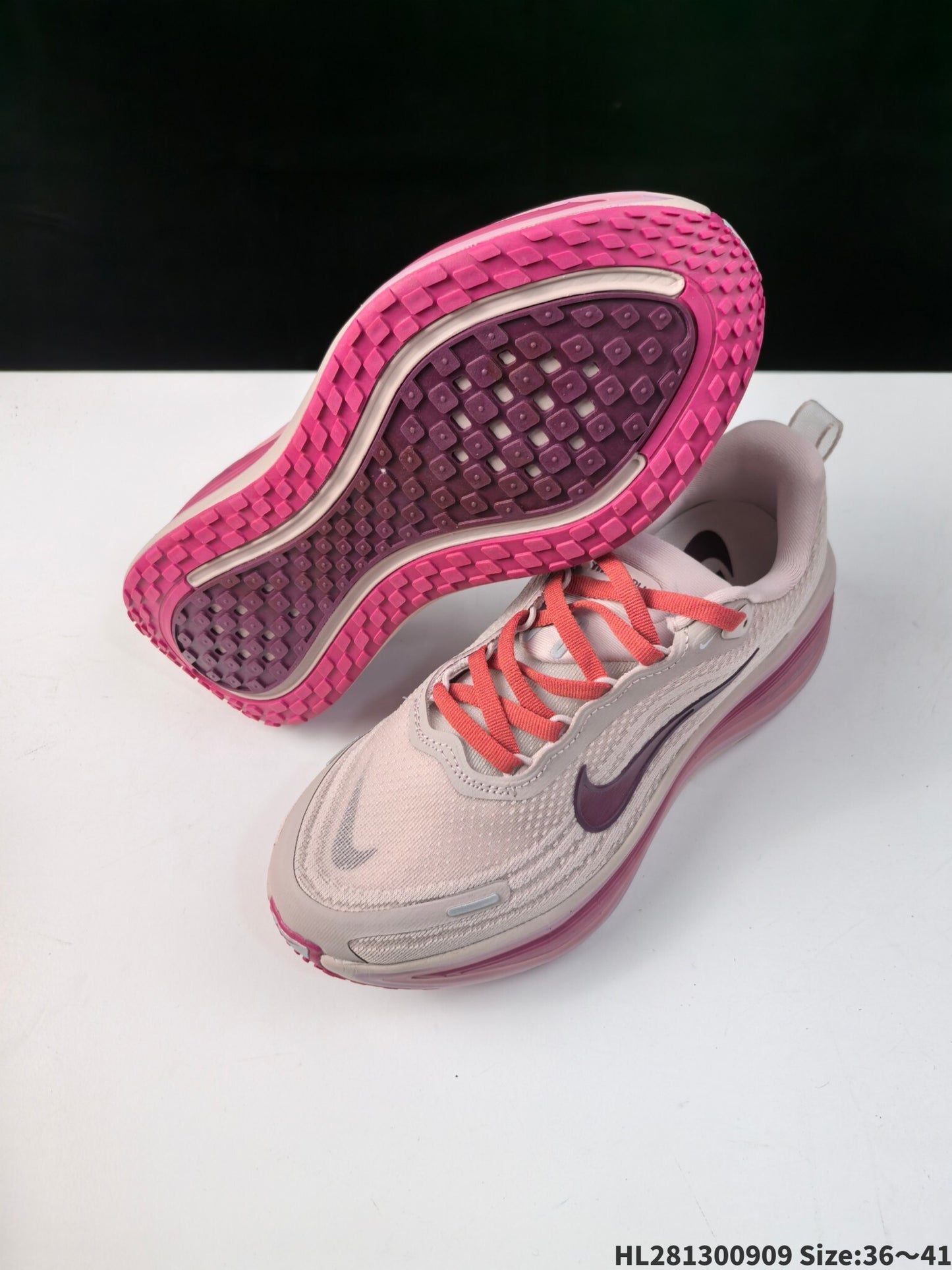 Nike Vomero Plus | NV18P400306