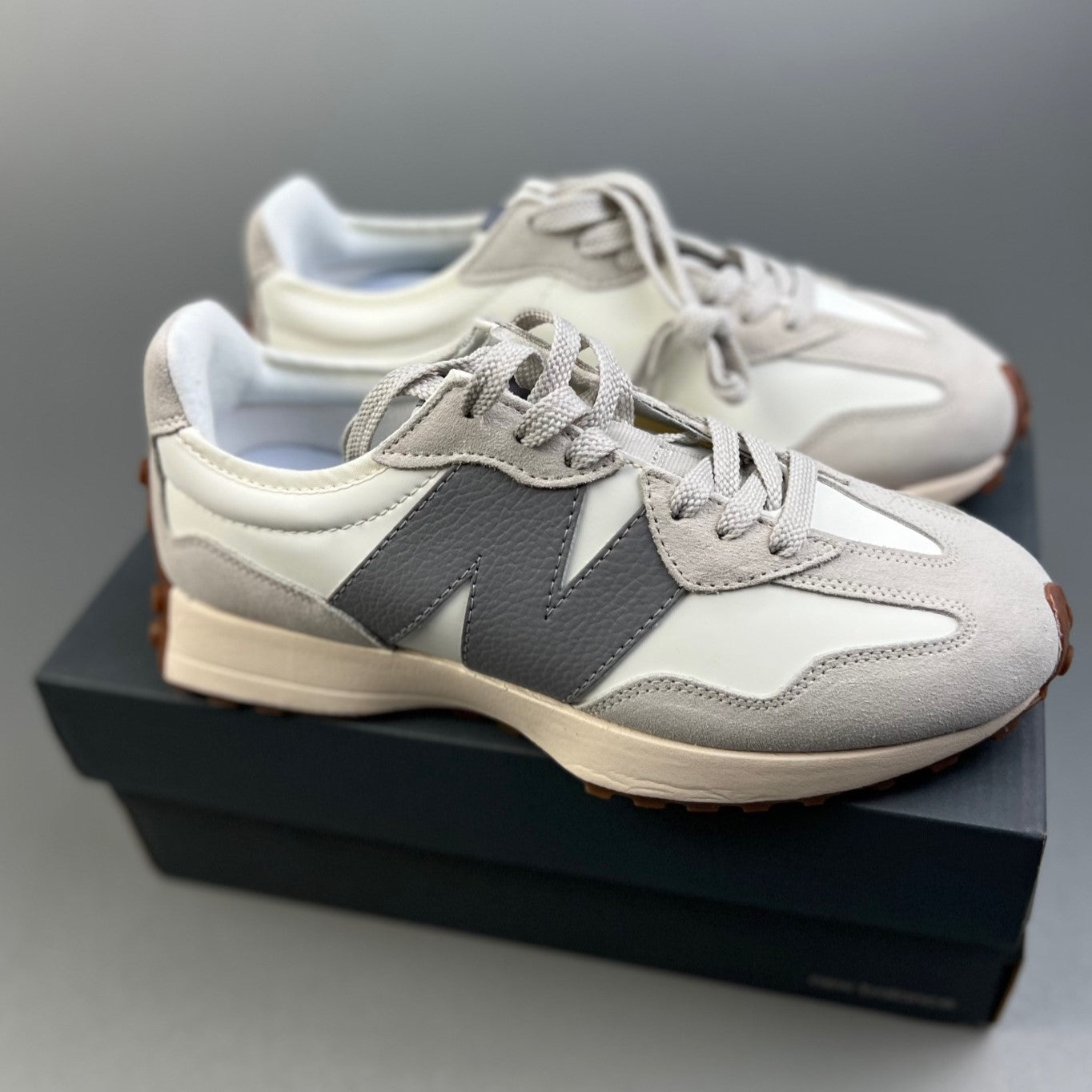 New Balance 327 | MOONBEAM / SHADOW GREY HL401300120