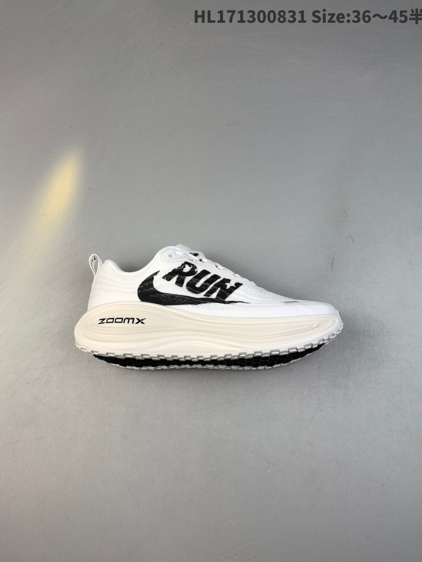 Nike Vomero Plus | NV18P400304