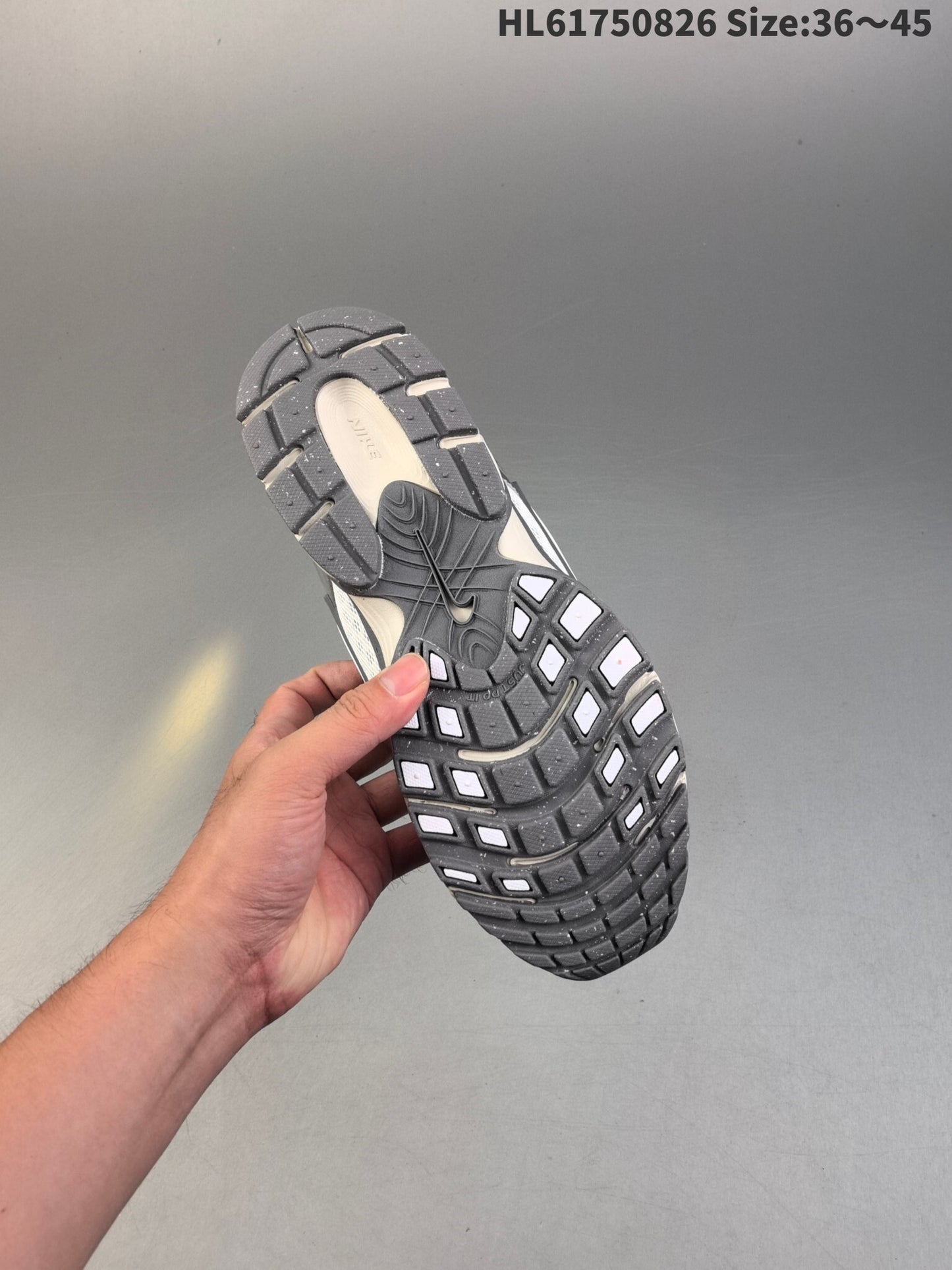 Nike V5 RNR | V5RNR18P400312