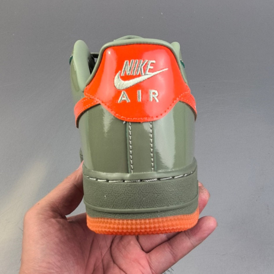 Nike AIR FORCE 1 | Verde/Naranja HL671601115