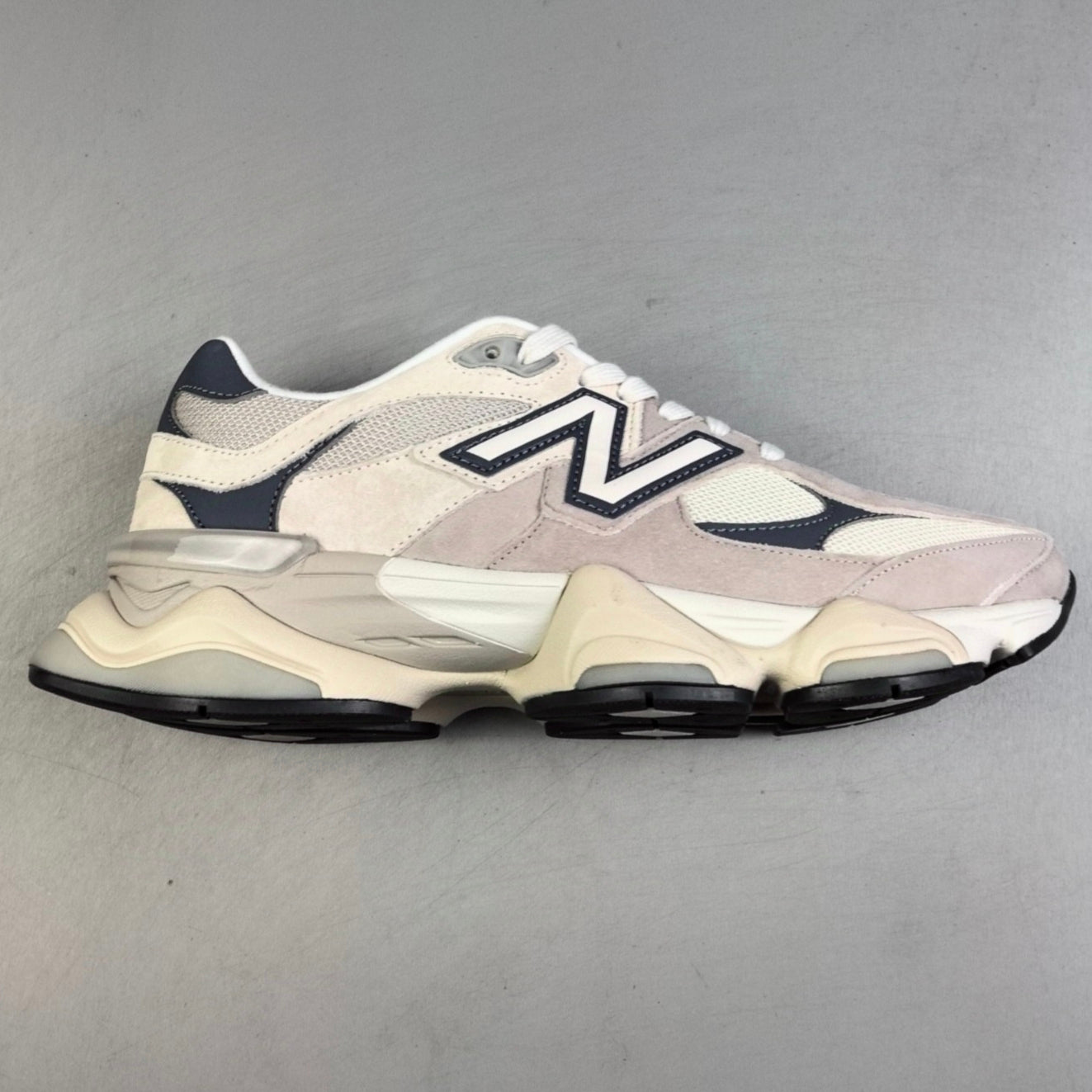 New Balance 9060 | Grey/White/Black HL031900227